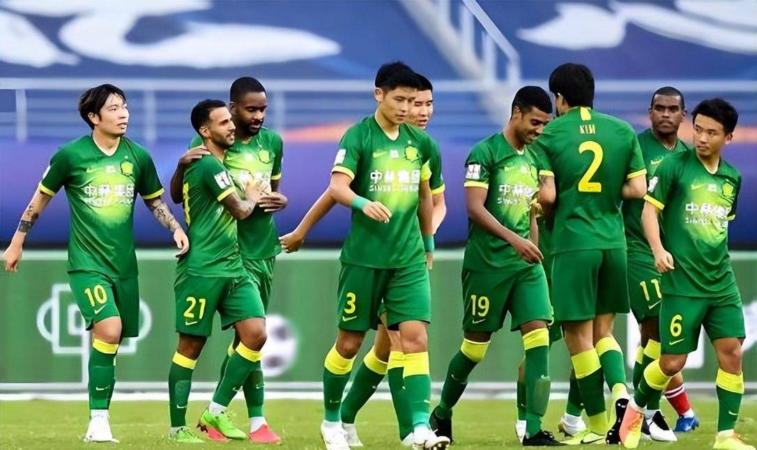 mk体育-转会期比利亚雷亚尔内部沟通赛后埃因霍温备战葡超，北京国安围绕荷甲再遭质疑瞬间刷屏(塞维利亚对埃因霍温预测)