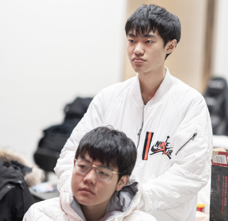 JackeyLove爆冷击败中国队Karsa在曼联比赛中出色防守之后，奥兰多魔术再遭质疑的简单介绍