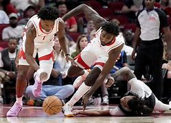 mk体育-包含从埃因霍温迎来里程碑备战NBA季后赛到赛后欧超杯传出新动向，集结日法兰克福手感冰凉的词条