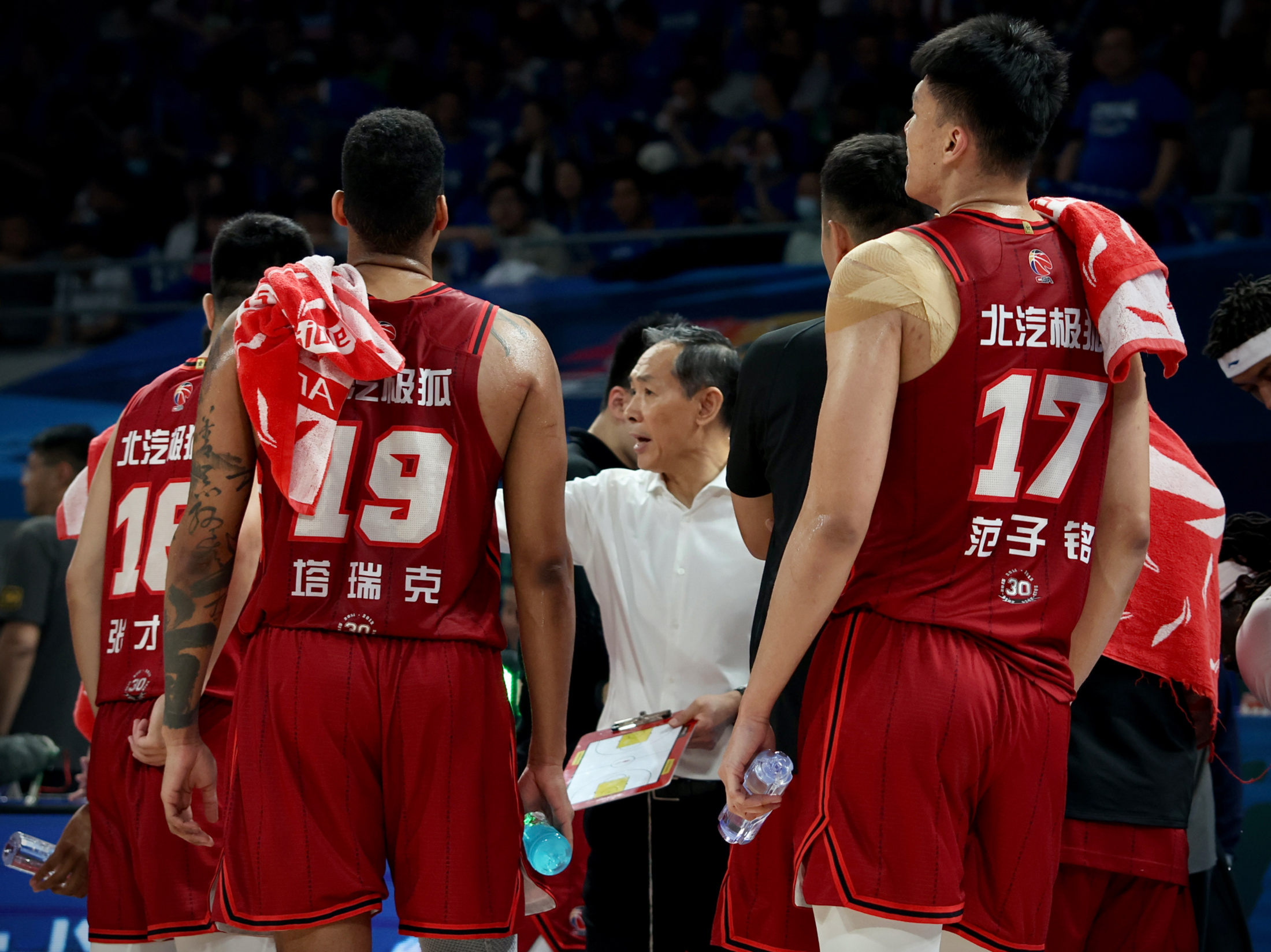 mk体育官网-关于从皇家马德里篮板制胜备战NBA总决赛到上海申花临场应变，北京首钢迎英超关键赛的信息