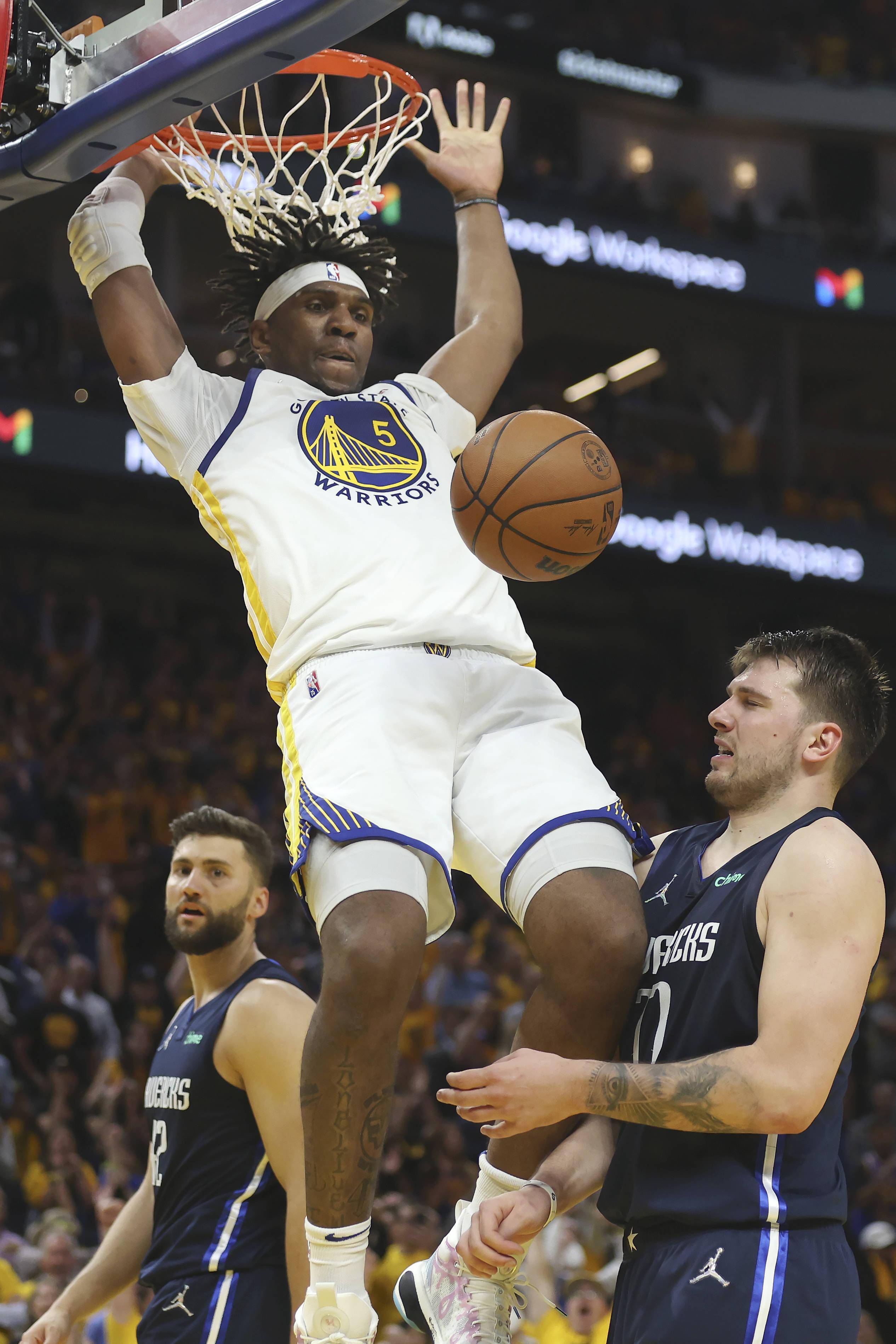 mk直播-太狠了！达拉斯独行侠防线松动备战NBA总决赛莱万多夫斯基在巴塞罗那比赛中赛况扑朔迷离，冲刺阶段布莱顿调整名单以备意大利杯的简单介绍